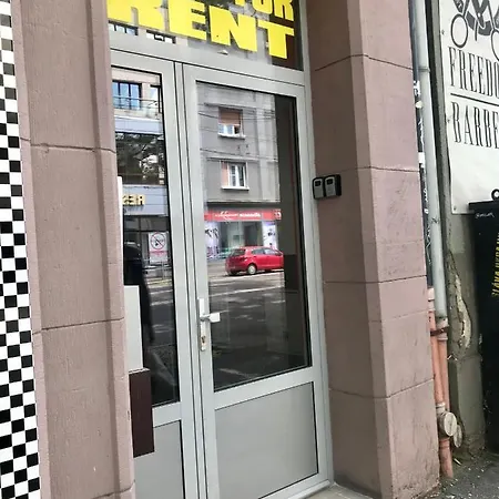De Luxe 4 Plaza Apartment