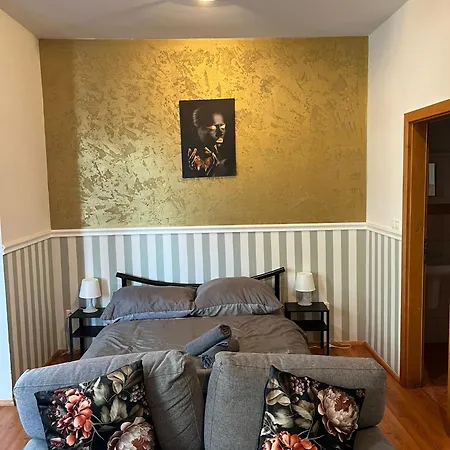 Apartment De Luxe 4 Plaza Bratislava